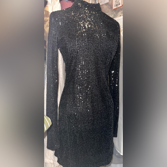 Abercrombie & Fitch Long Sleeve Sequin Mockneck Mini - Picture 14 of 16